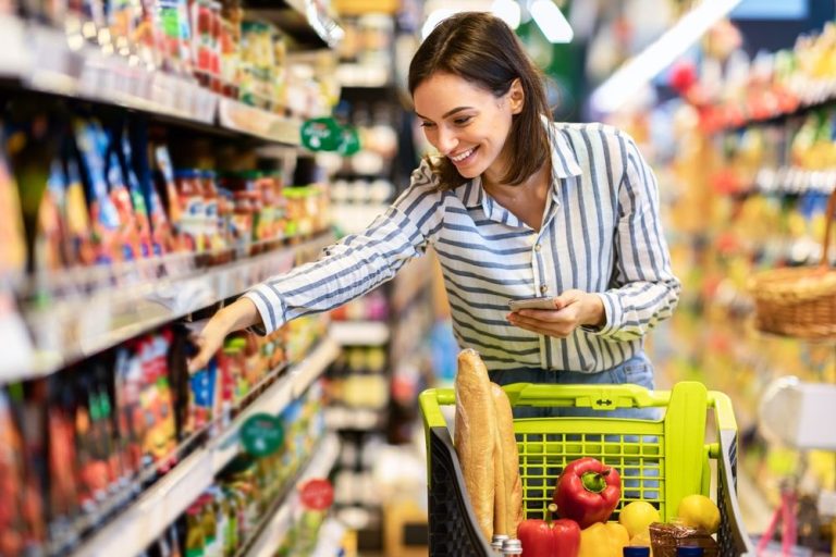 10 Effective Ways to Save Money on Groceries